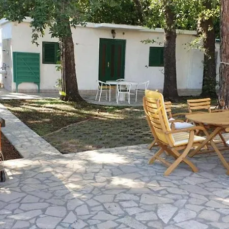 Charming 3-Bed House In Viganj Дом отдыха