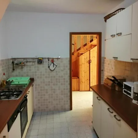 Charming 3-Bed House In Viganj